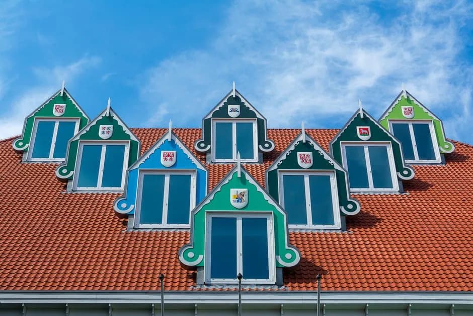 How to Draw a Dutch Gable Roof in ArchiMaster 3D: Exact Overhang